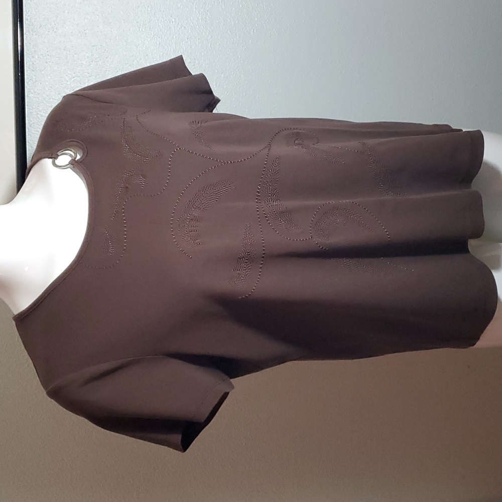 TanJay Women's Brown Embroidered Crew Neck Short Sleeve T-Shirt Top. EUC-Sz L.